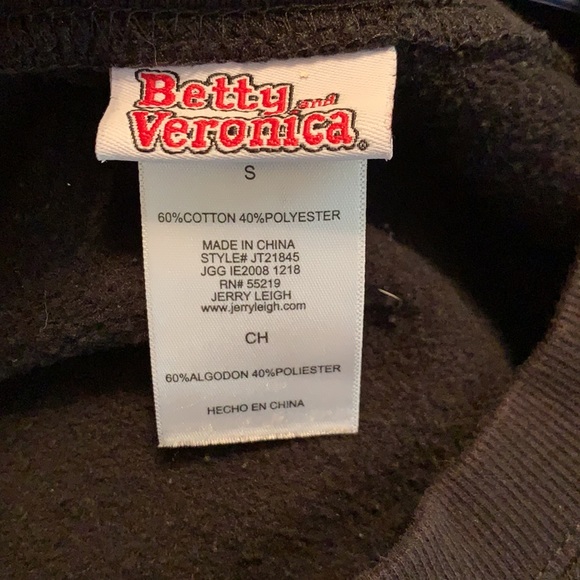 Riverdale cropped sweater - Picture 2 of 2